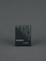 BLACKBIRD AI Incense Räucherkegel | Geranie, Rosen, Moos, Minze | grüner Duft | 20 Kegel in schwarzer Metalldose | Shop Online | Blackbird bei BFORM