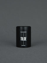 BLACKBIRD Tilde Incense Räucherkegel | Duftnoten - Agarholz, Oud, schwarzer Pfeffer, Salbei, Patchouli, Geranie, Zedernholz - warmer, erdiger Raumduft | 20 Kegel in schwarzer Metalldose | Shop Online | Blackbird bei BFORM