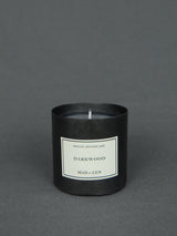 Mad et Len - Darkwood Bougie Apothicaire Duftkerze, 300g schwarzes Wachs, rauchig - holzig | BADINFORM
